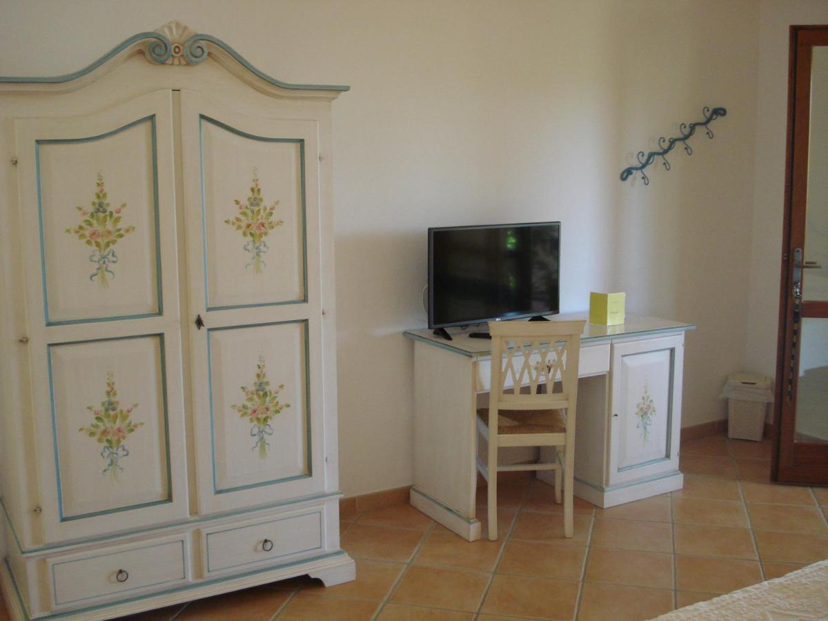 Hotel Valkarana Country Relais (Adults Only) Сант Антонио Ди Галура Екстериор снимка