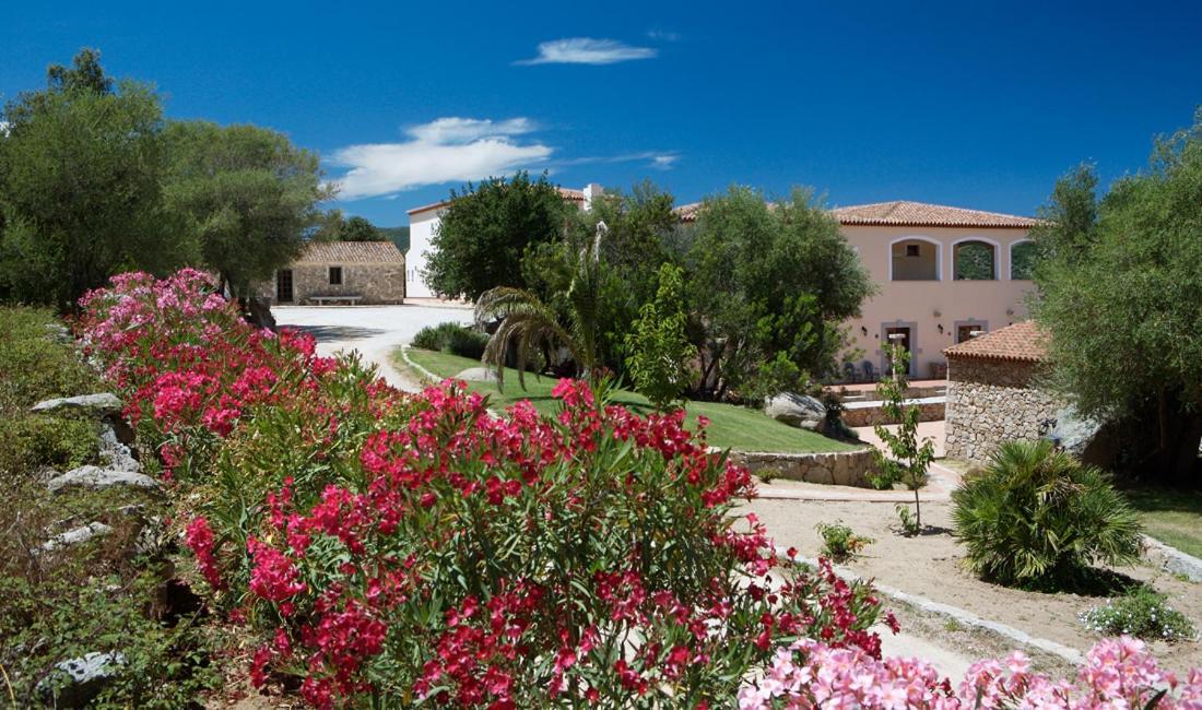 Hotel Valkarana Country Relais (Adults Only) Сант Антонио Ди Галура Екстериор снимка